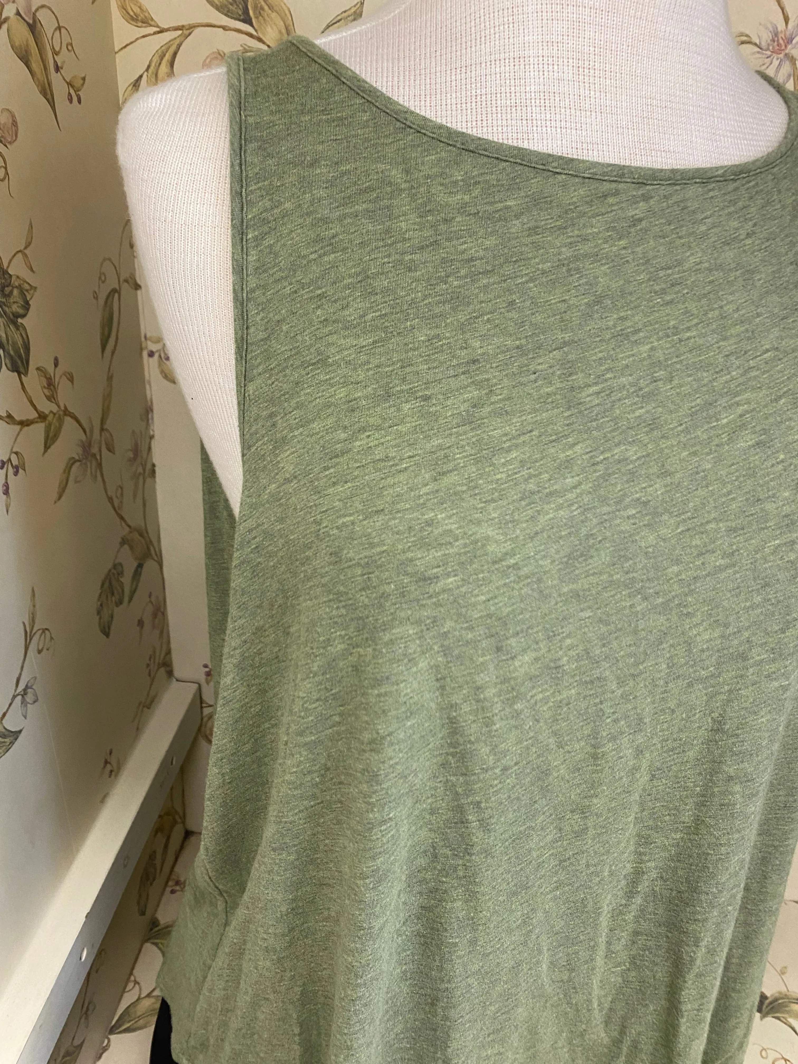 Under Armour green Activewear, medium