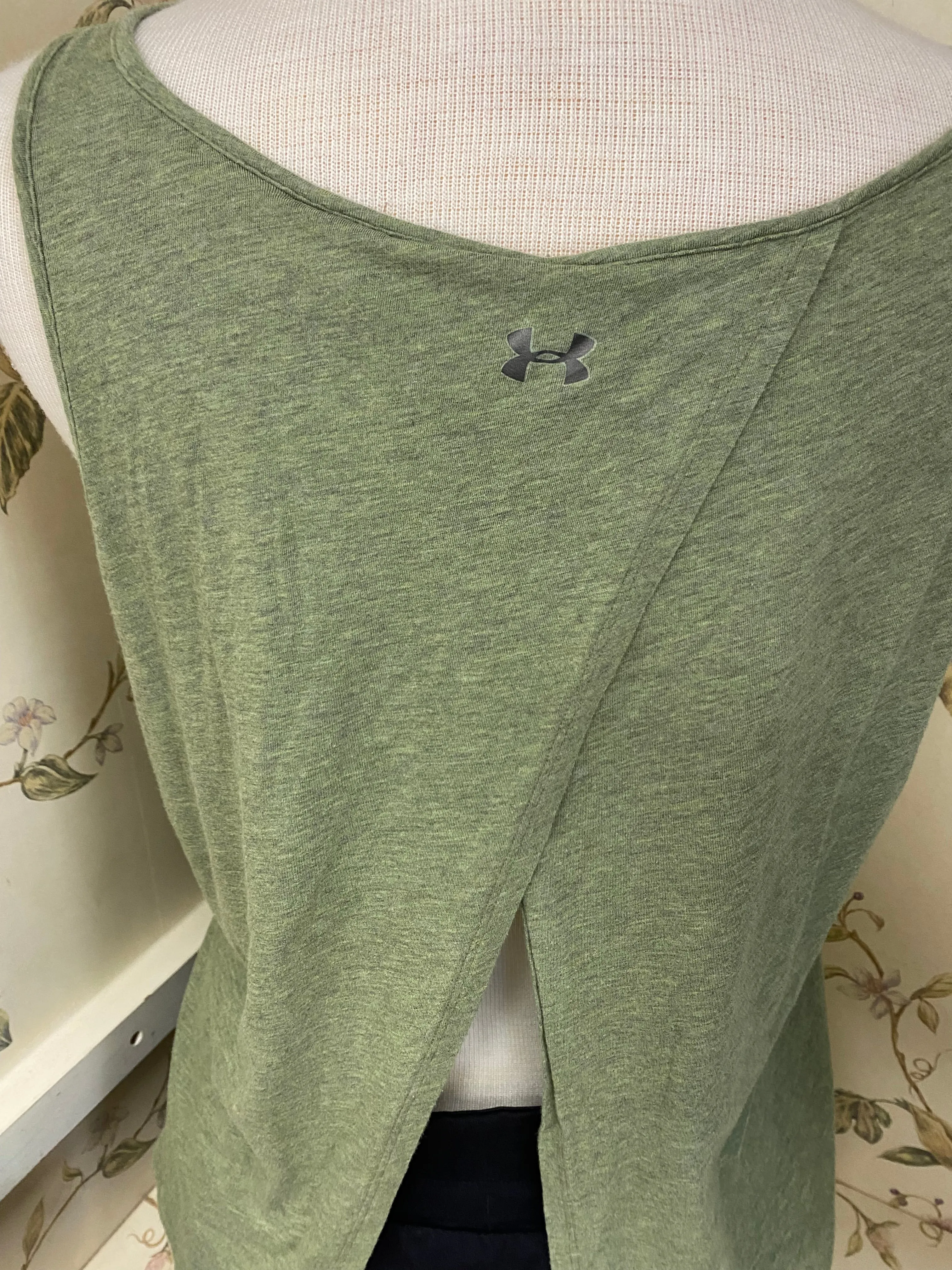 Under Armour green Activewear, medium